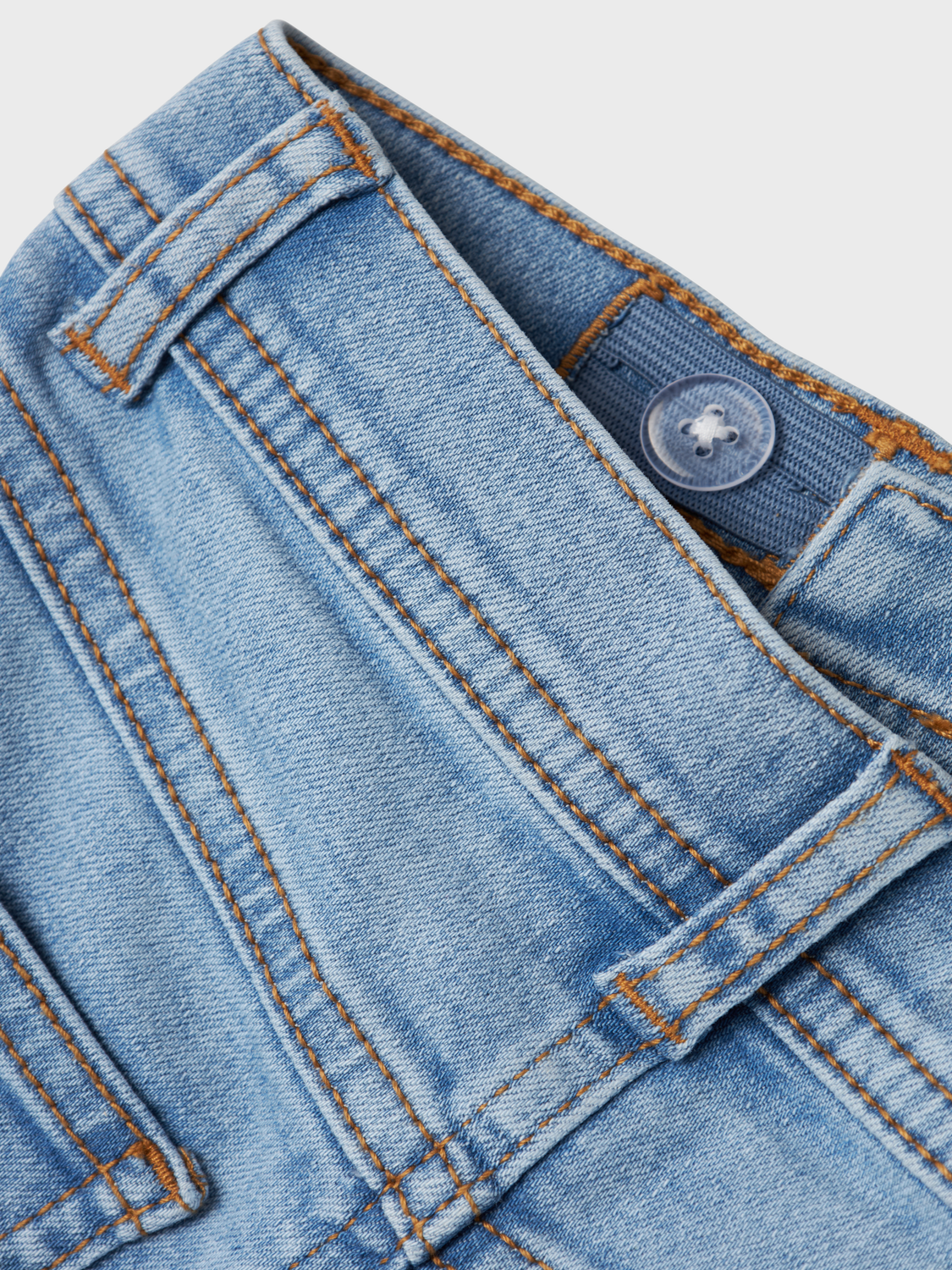 model_shot-front_full